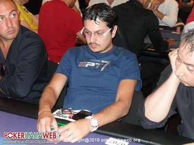 Luca Pagano con indosso la maglietta EPT7