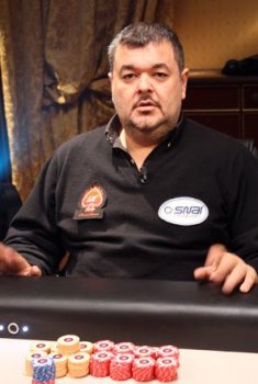 Gerardo 'Dinobreak' Muro al tavolo