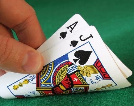 Spizzata con AJ suited a picche