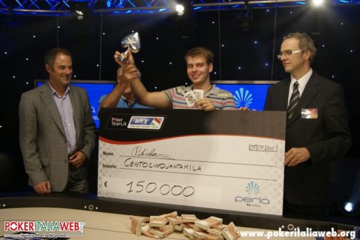 vincitore_premiazione.jpg