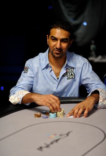 Faraz Jaka in testa al final table del PCA 2012