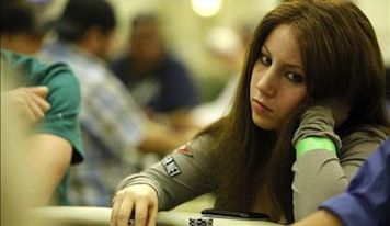 La bella Melanie Weisner trova un nuovo sponsor