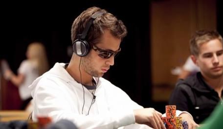 Il chipleader del torneo Phil D'Auteuil