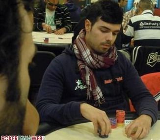 Il pro di Sisal Poker durante un torneo