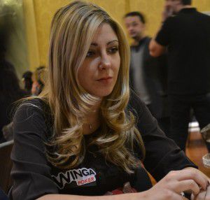 La bella pro di Winga Poker