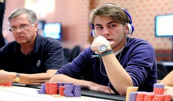 I Poker Pro salgono in cattedra nella notte del poker online MTT