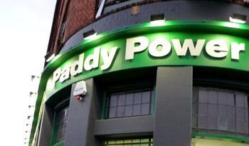 Pubblicita’ di dubbio gusto per Paddy Poker?