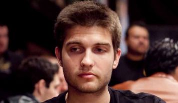 Elpayaa e Joe Serock al final table del WPT Shooting Star