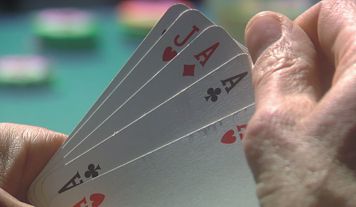 Il poker online italiano taglia la pubblicità. Strategia o stallo?