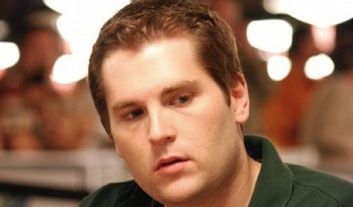 I poker pro dispensano consigli su Twitter