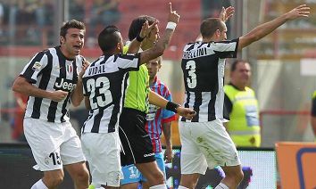 La Juve “ruba”? I poker pro si scatenano su Facebook