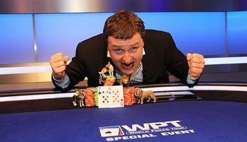 Tony G stuzzica Phil Hellmuth: “è solo fortuna!”