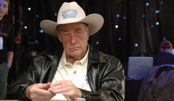 Doyle Brunson sta meglio e torna a scrivere sul suo blog