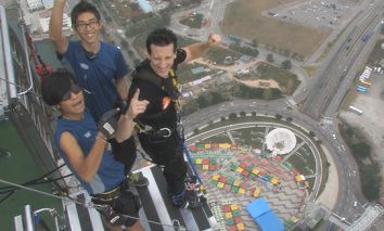 L’ultima pazzia di Elky: il salto nel vuoto dalla Macau Tower