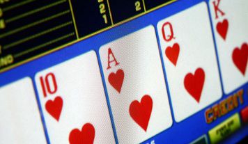 Bergamo: undici agenti giocavano ai videopoker durante il servizio