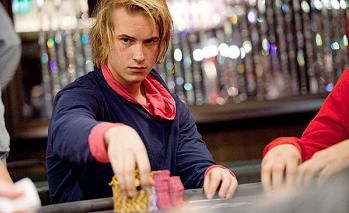 Viktor ‘Isildur1’ Blom si ritrova vincendo più di 550.000 dollari su Full Tilt Poker