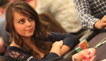 Il poker è un’arte? Risponde Charlotte van Brabander