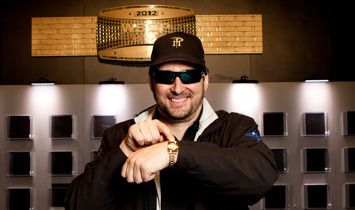 Phil Hellmuth: 13 bandierine nel 2012, ben 10 conquistate nelle World Series of Poker!