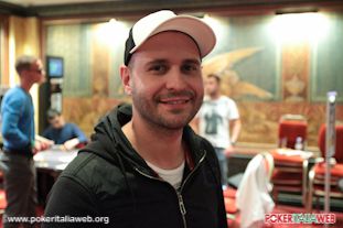 Poker e Risate: la nuova frontiera degli Mtt