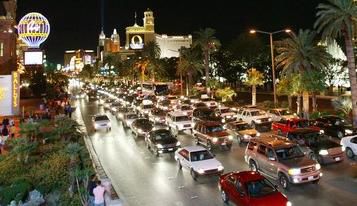 Las Vegas: inseguimenti d’auto e sparatorie sulla strip del gioco d’azzardo!
