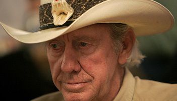 Poker e curiosita’: quando Amarillo Slim disse “Se mai una donna vincerà le Wsop, mi taglierò la gola”