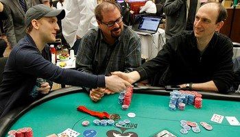 Erik Seidel al final table del WPT Bay 101 Shooting Star. Il chipleader è sempre Paul Volpe!