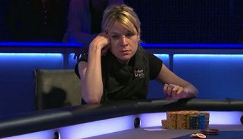 Lucille Cailly al tavolo