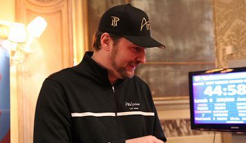 WPT Grand Prix Day 1B: Phil Hellmuth è la star, Cimaglia il chipleader