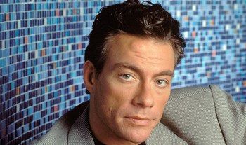 Anche Jean-Claude Van Damme si dedica al poker