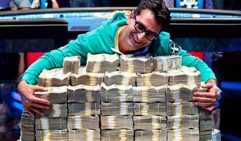 Poker online USA: Antonio Esfandiari alla Casa Bianca