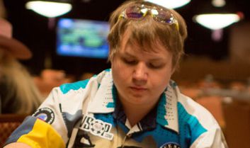 A Chad Holloway il primo braccialetto delle WSOP 2013. Bandierina per l’azzurro Claudio Falcaro!