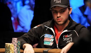 Poker online: specializzarsi nello Zoom poker conviene?