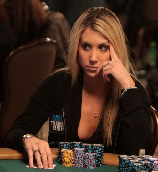 La bella e brava Lauren Kling