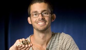WSOP 2013 Evento #5: a Mike Gorodinsky i $216.988 del vincitore, Max Pescatori chiude 32esimo!
