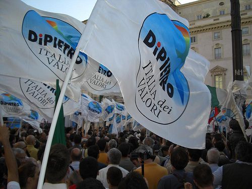 Manifestanti dell'Italia dei Valori