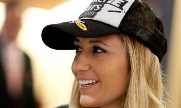 Vanessa Rousso: “Ecco la mano che mi tormenta da sei anni”