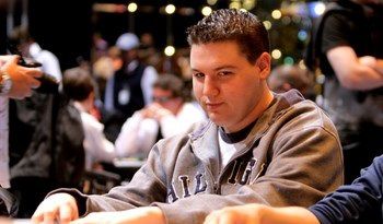 Shaun Deeb risponde alle critiche per lo slowroll a Matusow