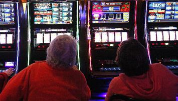 Piacenza, uccise la madre per colpa del videopoker
