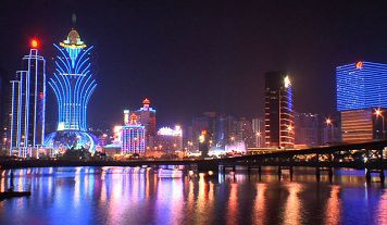 A Macao ora si punta anche sul poker online