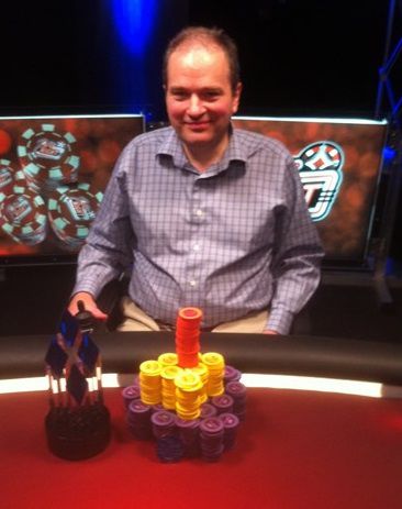 Larry Pileggi con il trofeo vinto