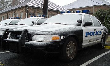 USA: poliziotto filmato mentre gioca a poker in servizio