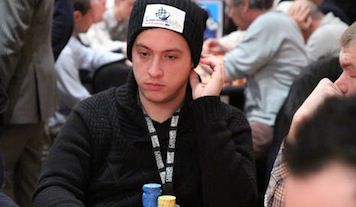 Candio durante un evento di poker live