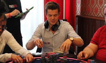 EPT Sanremo: lo svedese Lukas Berglund domina il Day2. Segui la diretta streaming del Day3 su Piw