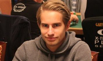 SCOOP: Alexander ‘Sussie Smith’ Roumeliotis vince più di $467.000. Toby Lewis secondo nel Wrap-Up