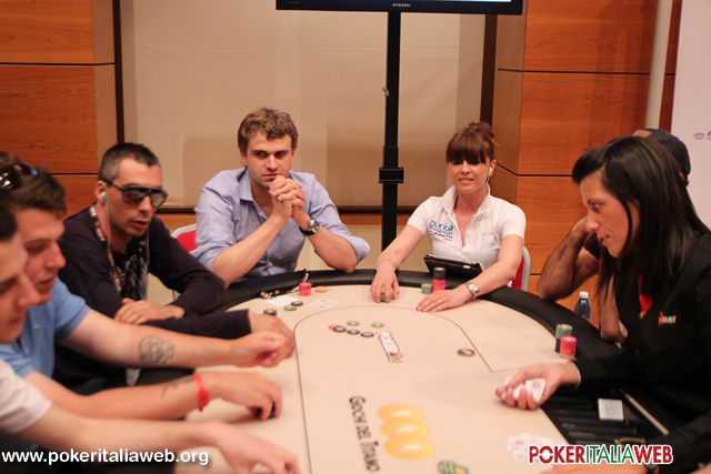 Maresca al tavolo da gioco live
