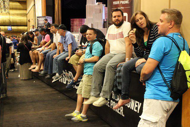 La grandissima fila prima dell'iscrizione al torneo