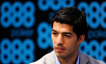 Luis Suarez e Max Kruse, campioni nel calcio e nel poker