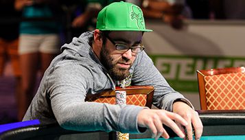 Poker e Twitter: chi sa pronunciare correttamente ‘Pappaconstantinou’?