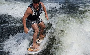 Dan Bilzerian preferisce il surf al Main Event WSOP?
