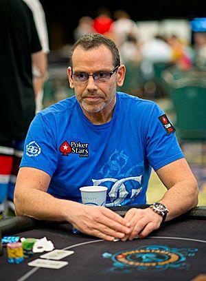 Chad Brown, in una recente foto, deperito dalla malattia